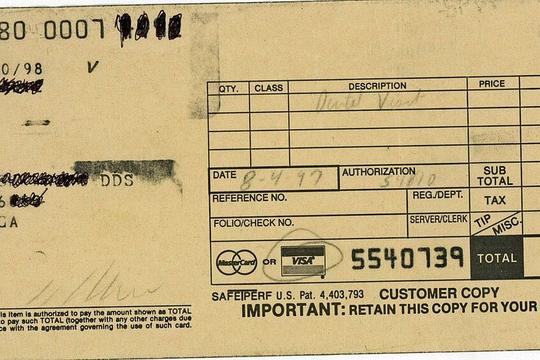 Why a Casino Deposit Shows a Strange Name on Your Statement